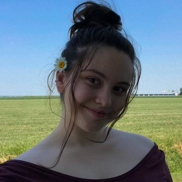 Meet your Posher, Roxanne - Picture 1 of 1